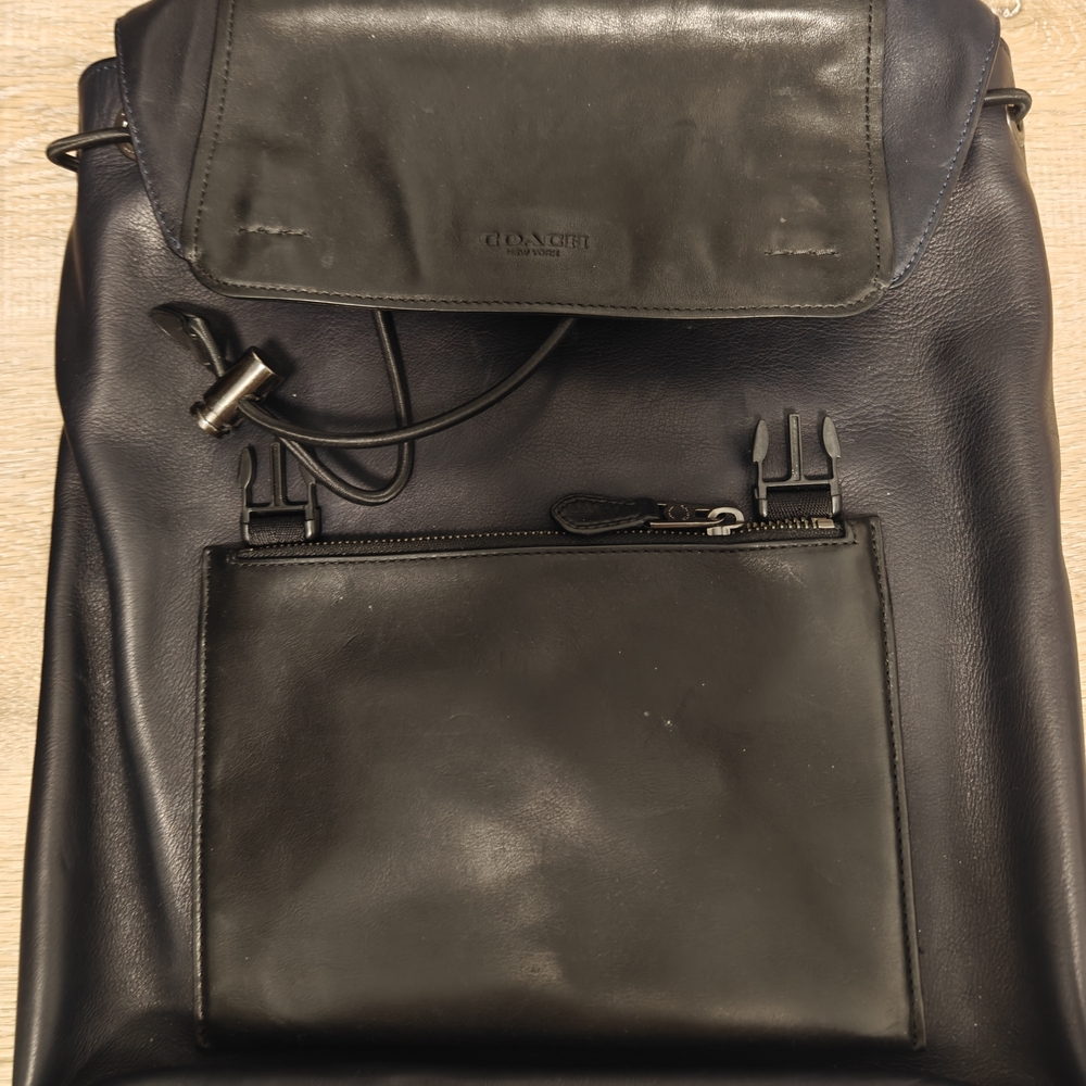 Coach Black Leather Backpack Sleek Modern Design